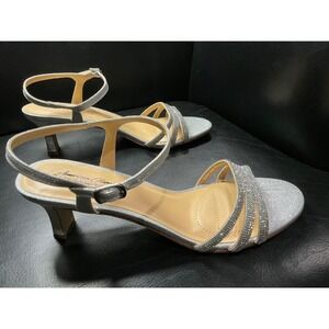 Badgley Mischka Kan Sandals Womens 8.5 Silver Rhinestone Kitten Heel